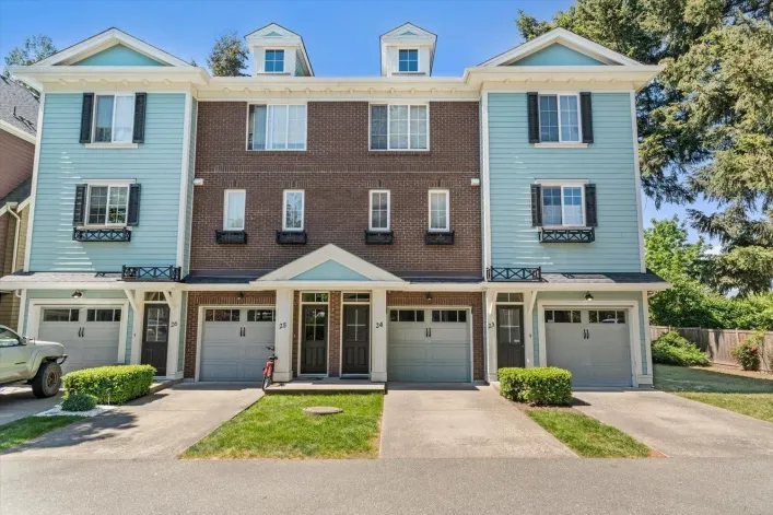 24 5805 SAPPERS WAY|Garrison Crossing, Chilliwack