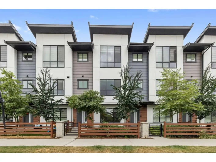 24 7177 194A STREET, Surrey