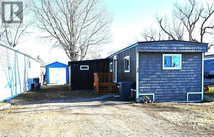 24, 831 2 Avenue, Bassano