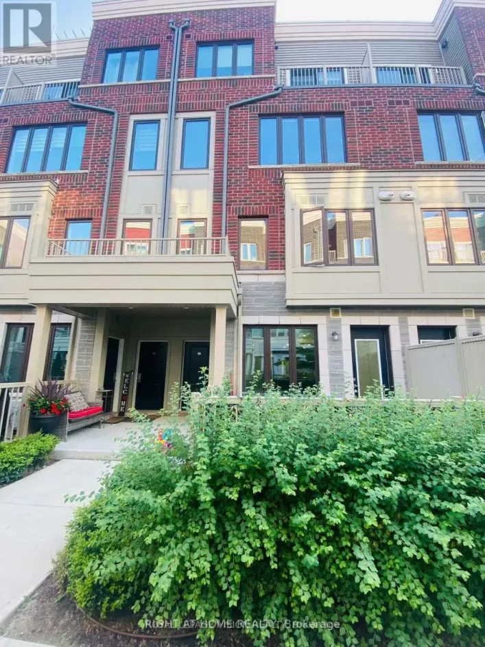 24 - 85 EASTWOOD PARK GARDENS, Toronto