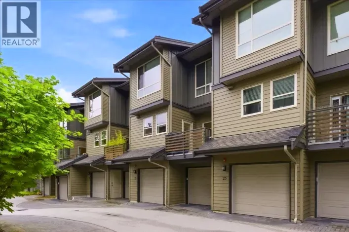 24 897 PREMIER STREET, North Vancouver
