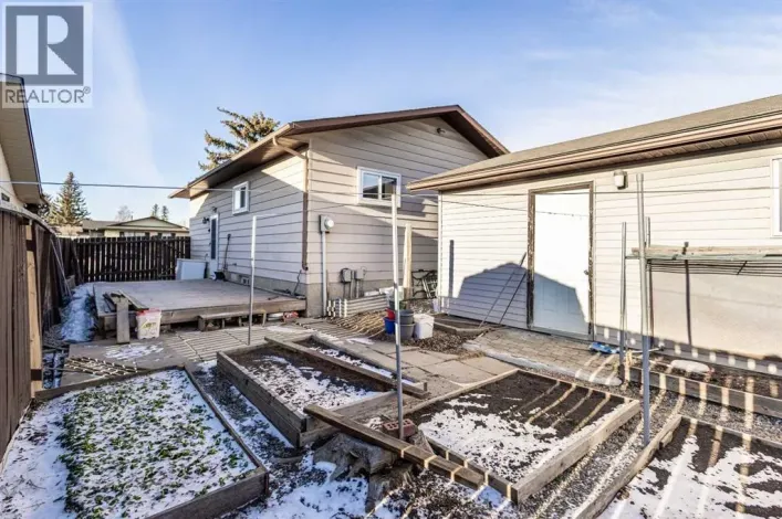 24 Bedford Road NE, Calgary