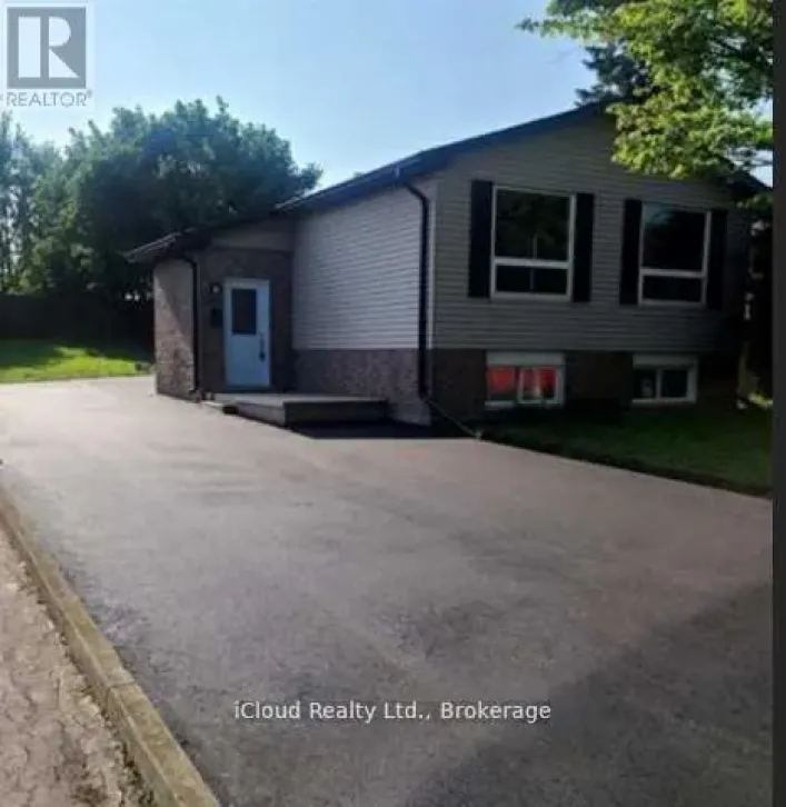 24 CHILTON DRIVE, Hamilton