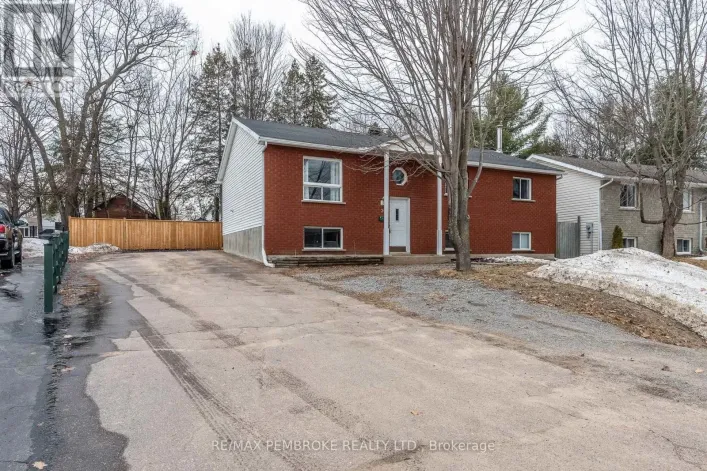 24 EARL STREET, Petawawa