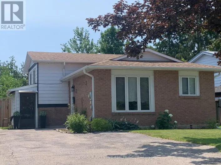 24 FROST TRAIL, Barrie