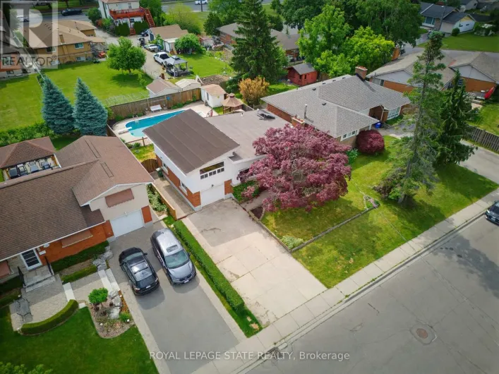24 GRANDE AVENUE, Hamilton