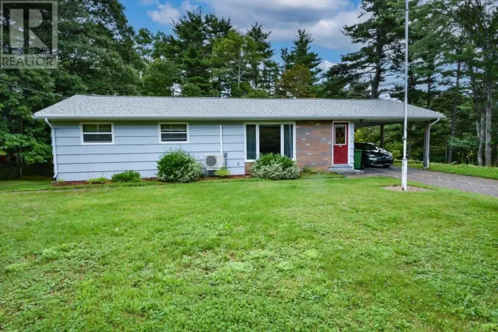 24 Green Acres Road, Pleasantville
