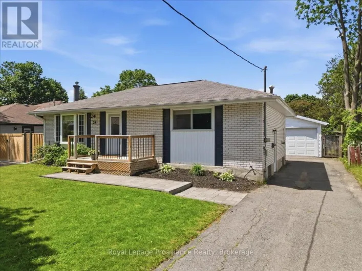 House for sale: 24 HARVEST CRESCENT, Belleville