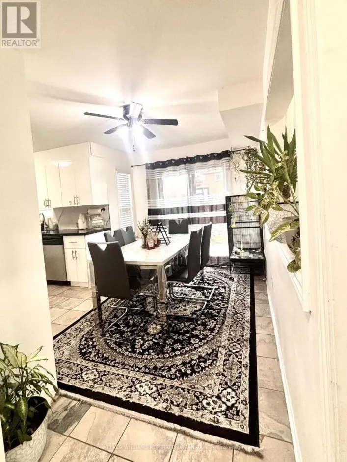 24 HOLMES CRESCENT, Ajax