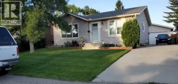 24 Huntstrom Road NE, Calgary