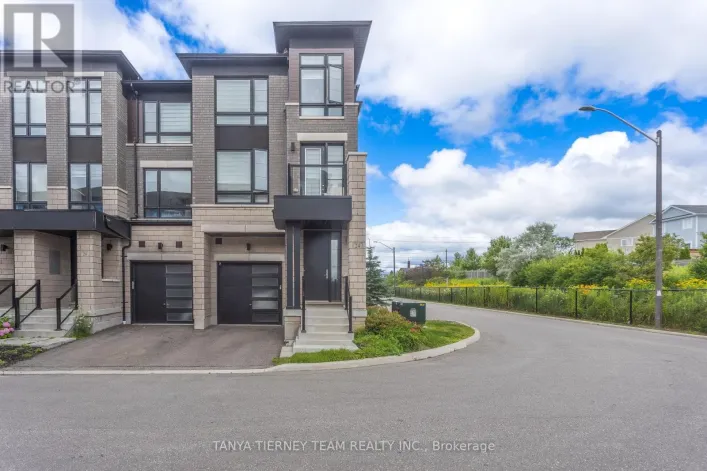 24 LAKE TRAIL WAY, Whitby