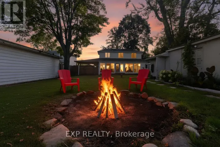 24 LAKESHORE ROAD, Georgina