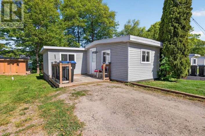24 LAKESHORE ROAD, Midland