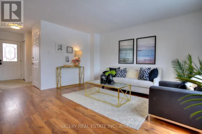 24 LAMPMAN LN LANE, Barrie