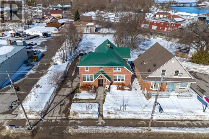 24 LINDSAY STREET, Kawartha Lakes