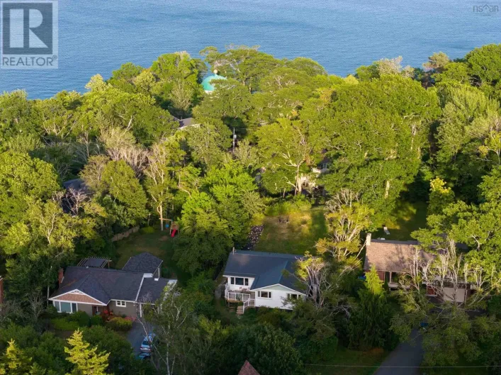 24 LODGE Drive, Halifax