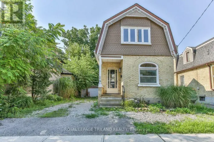 24 MOUNT PLEASANT AVENUE, London North