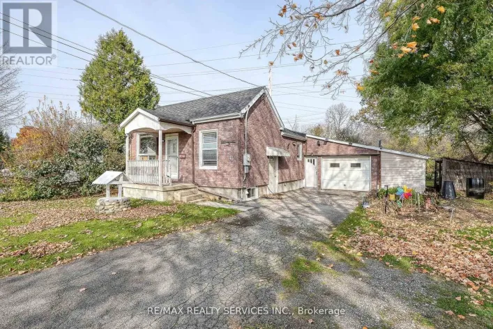 24 NORLAN AVENUE, London South