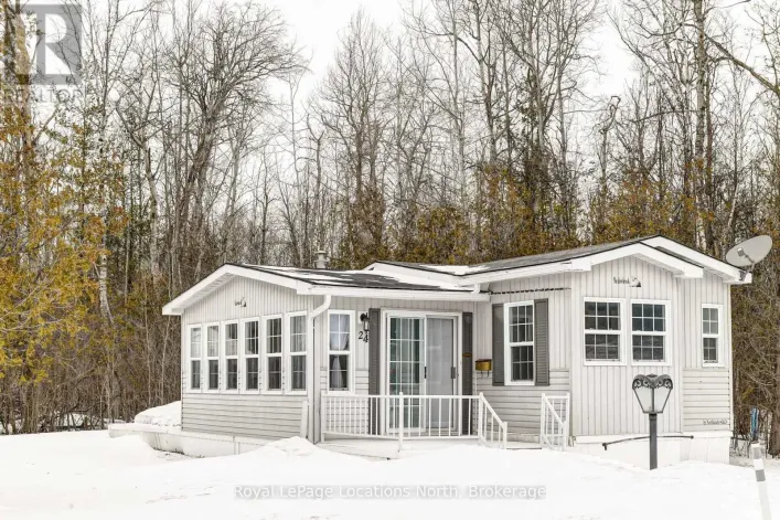 24 PRINCE CHARLES AVENUE N, Springwater