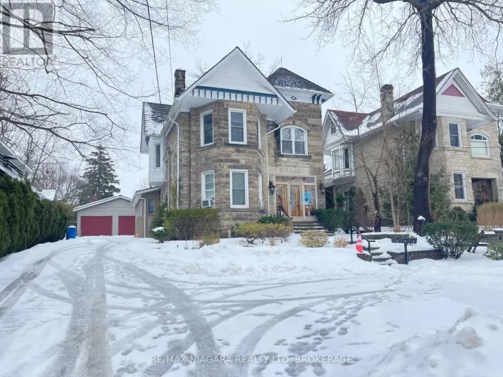 24 QUEEN STREET, Halton Hills