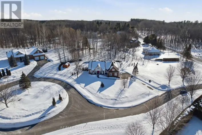 24 RADSTOCK LANE, Champlain