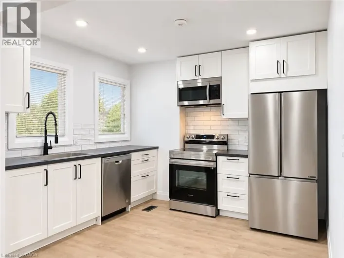 24 SANDALWOOD Avenue Unit# Upper, Hamilton