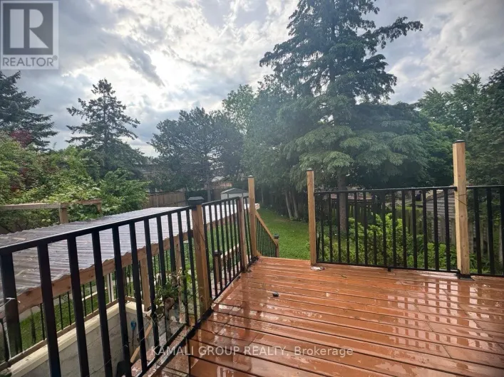 24 VALHALLA COURT, Aurora