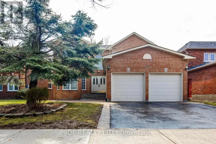 24 WHALEN COURT, Richmond Hill