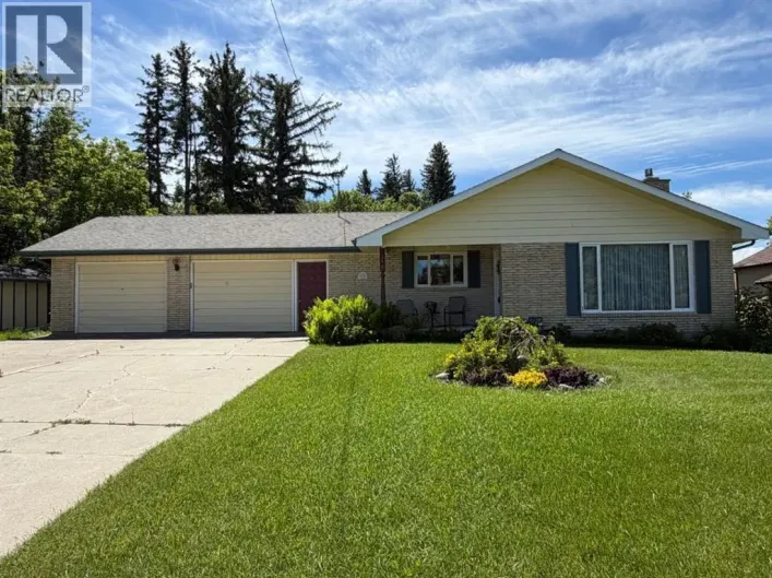 240 3 Avenue E, Cardston