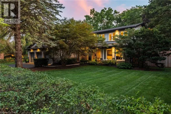 240 COLCHESTER Drive, Oakville