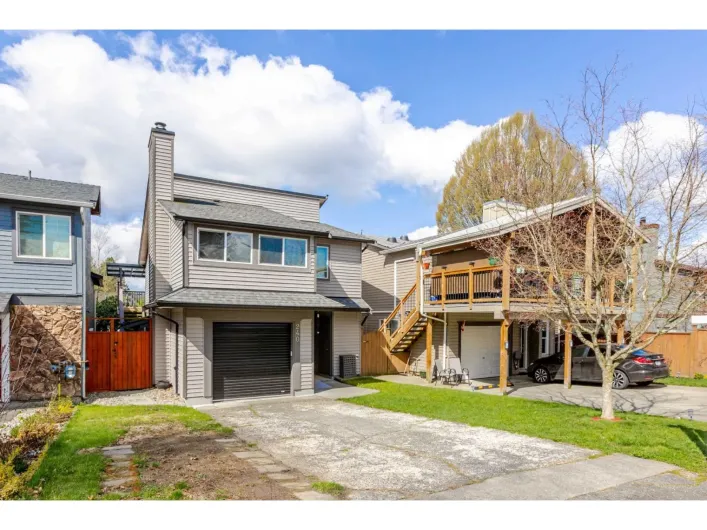 240 DAVIS CRESCENT, Langley