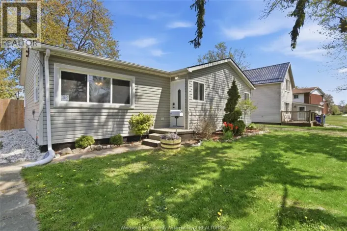 240 LAKEVIEW AVENUE, Kingsville