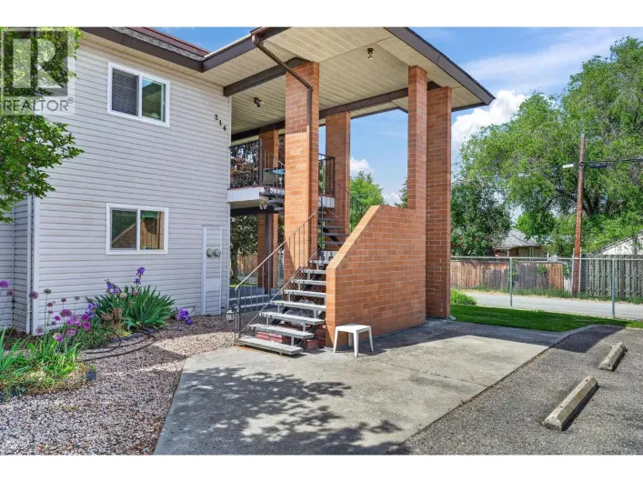 240 McIntosh Road Unit# 214, Kelowna