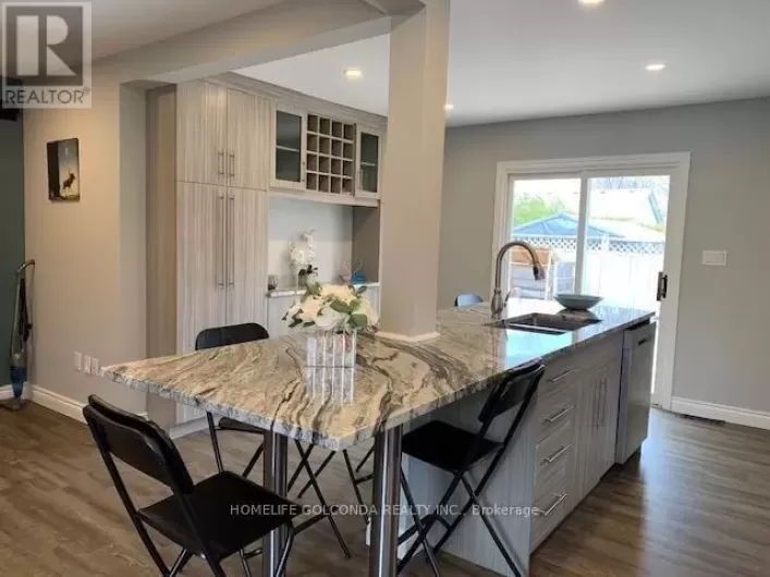 240 PINE BEACH DRIVE, Georgina