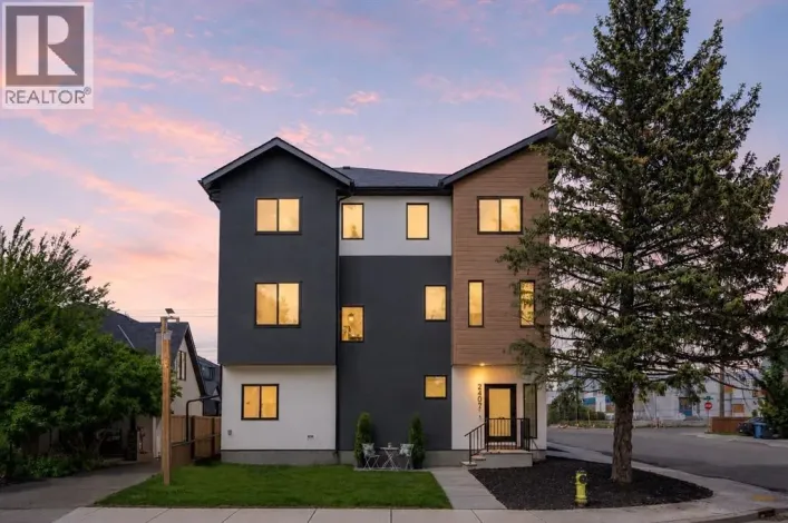 2402 Westmount Road NW, Calgary