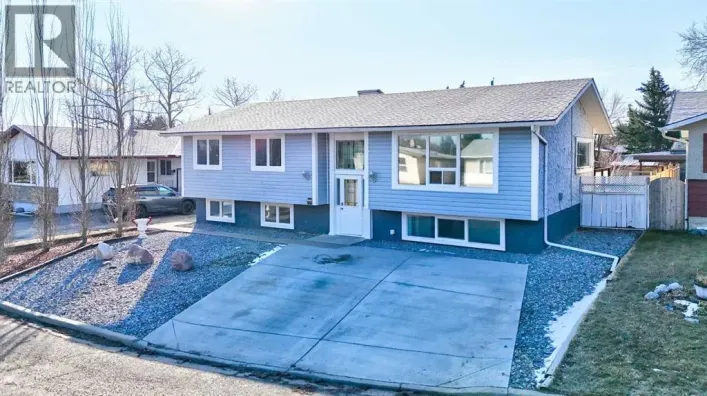 2403 23 Street, Nanton