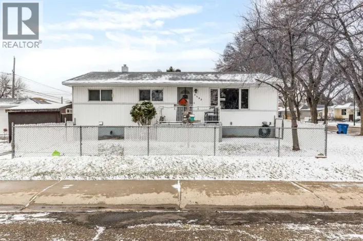 2405 16 Avenue SE, Medicine Hat