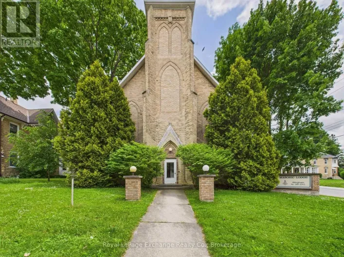 241 CENTRE STREET, North Huron