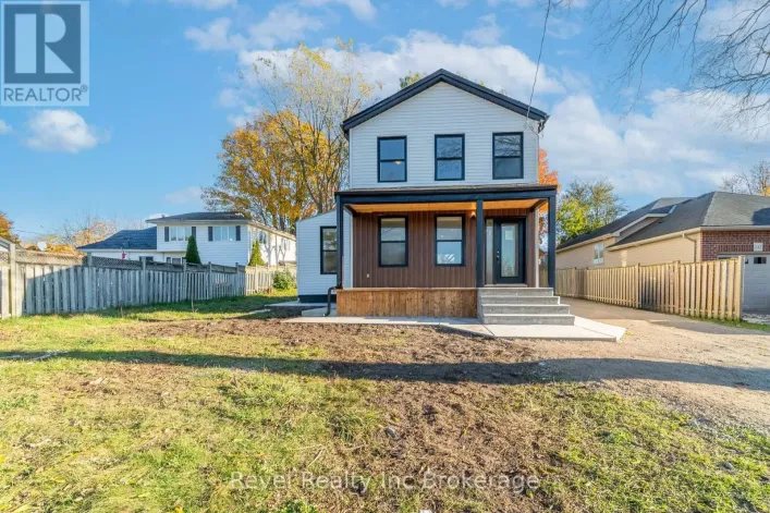 241 CHARLES STREET W, Ingersoll