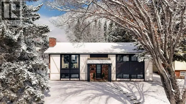 2416 Palliser Drive SW, Calgary