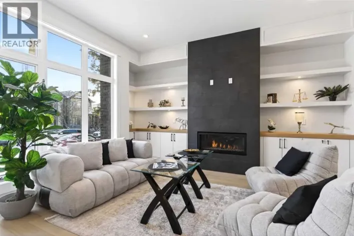 2417 26 Street SW, Calgary