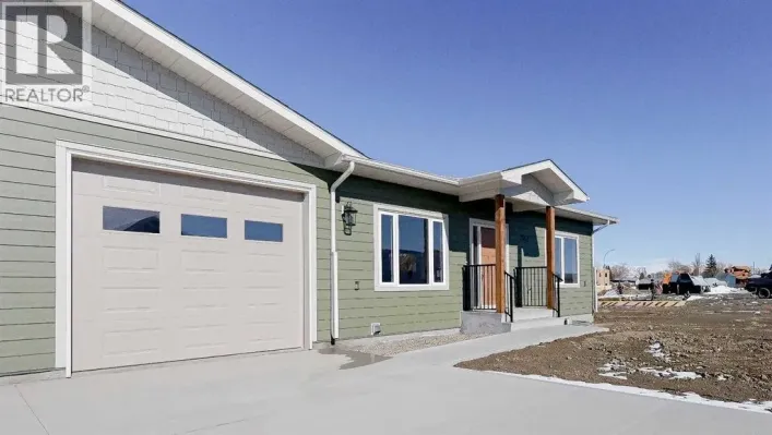 242 Parkview Lane W, Bow Island