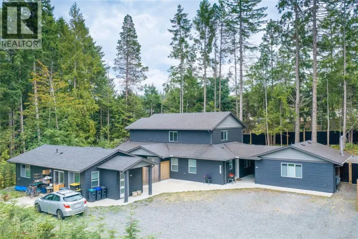 242 Sunningdale Rd E, Qualicum Beach