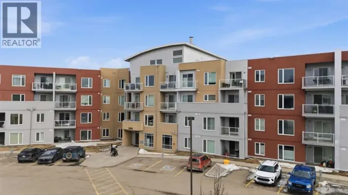 2421, 604 East Lake Boulevard NE, Airdrie