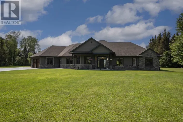 2422 BROADWAY AVE, Thunder Bay