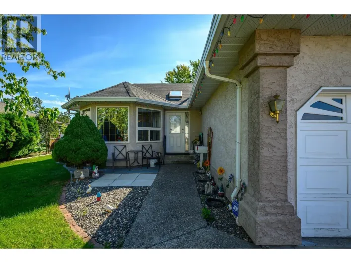 2424 Bradley Drive, Armstrong