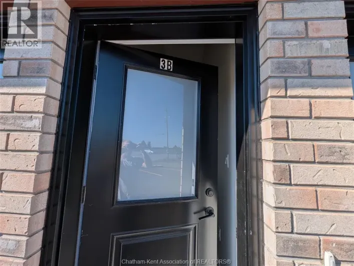 24254 Winter LINE Unit# 2B, Pain Court