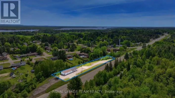 2427 PETAWAWA BOULEVARD, Petawawa