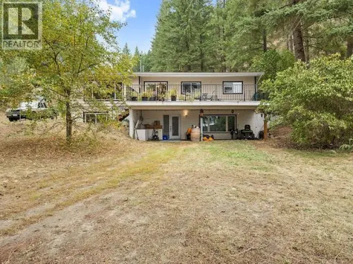 2429 Salmon River Road, Salmon Arm