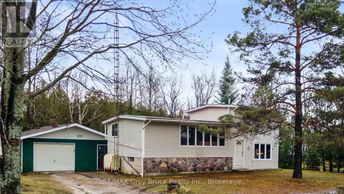 243 MCCULLOUGH LAKE DRIVE, Chatsworth